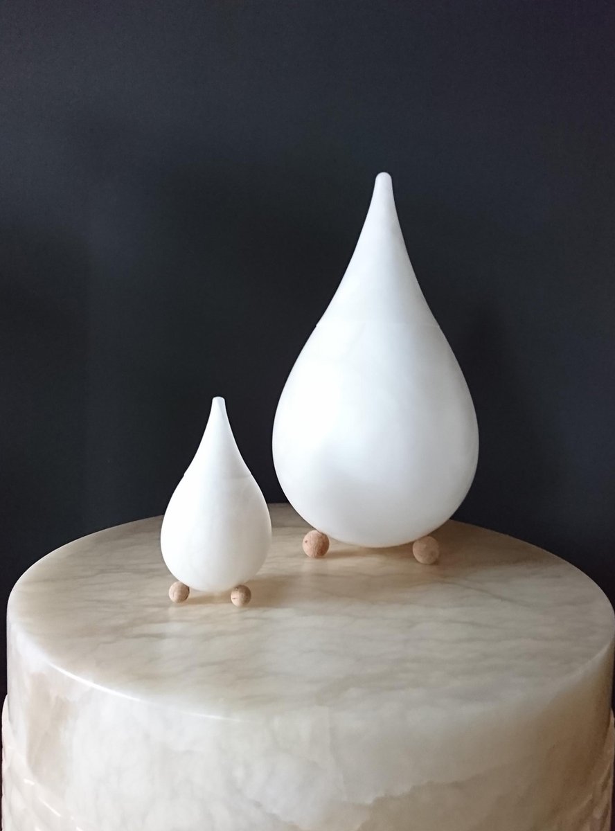 AALJIFER's tweet photo. URNA GOTA DE PIEDRA  /  A STONE DROP URN
#urnas #urnasfunerarias #alabastro #piedranatural 
#urns #funeraryurns #cremationurns #alabaster #naturalstone https://t.co/F6bOcr9ycZ