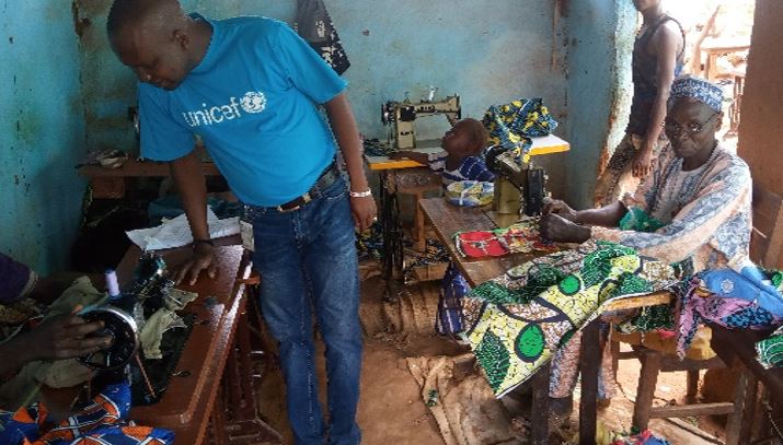 C_Muhigana's tweet photo. Every child released from association with armed groups needs holistic support. In #Bossangoa, a local tailor trains five apprentices in his workshop to help them adapt to civilian life and become productive members of the community.
Thanks @eu_echo https://t.co/PWmp59fgsy