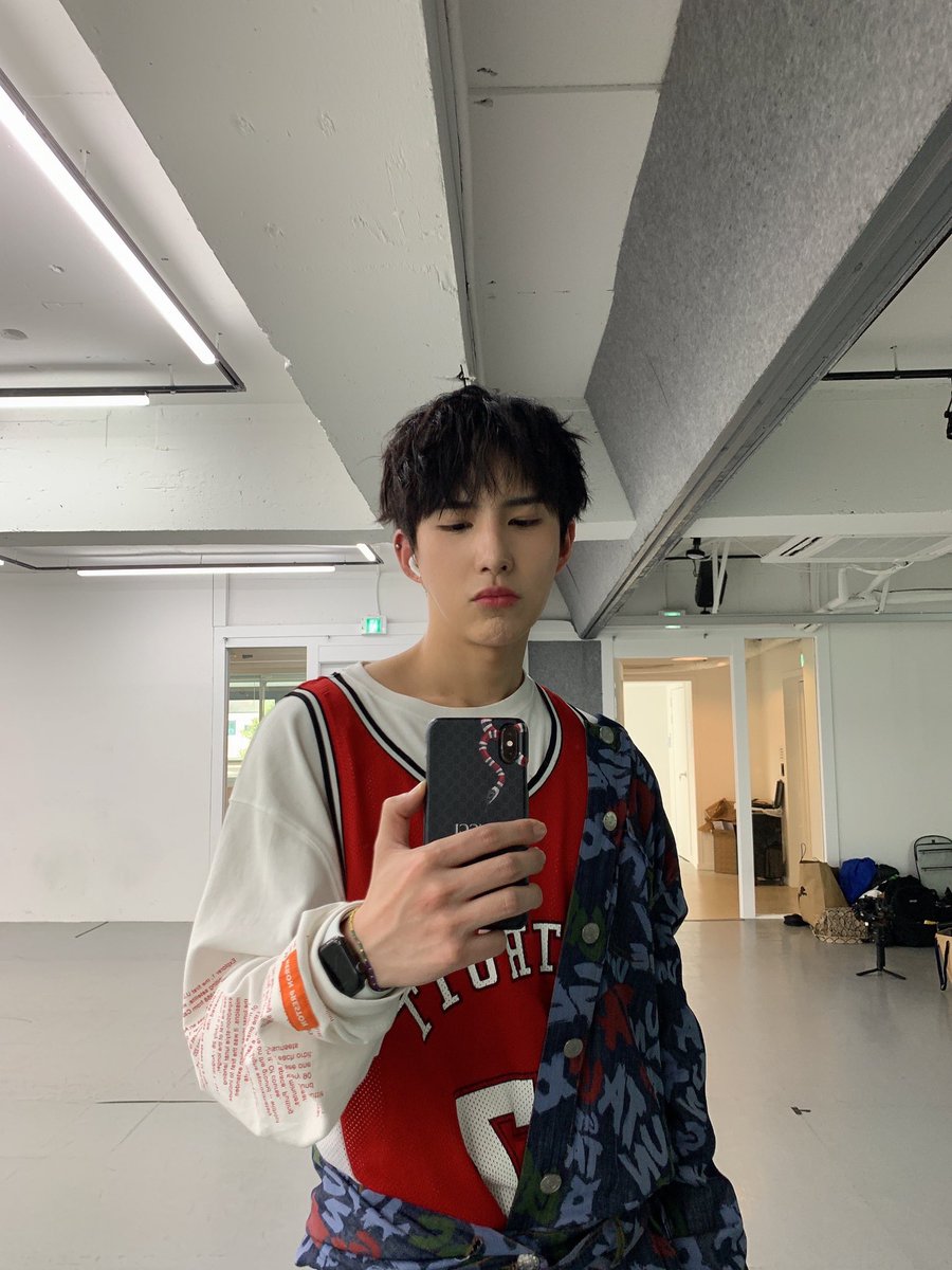official_ACE7's tweet photo. [#에이스_와우]🤖
여러분 푸리스타일 영상 보셨나요??
오늘의 기쁨을 춤으로 표현해 봤어요❤️
감사합니다 초이🤭

#에이스 #ACE #초🌍ㅣ스 #CH🌍ice https://t.co/i3oYzCVjAh