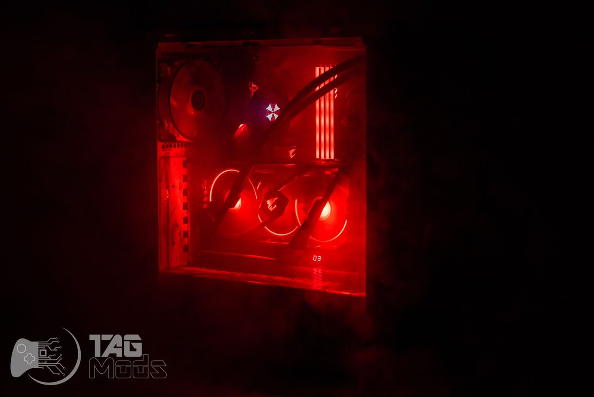 bequietofficial's tweet photo. This is so cool. And so creepy. But mostly really cool. :D
Thanks to @TAGMods for the great design!
#bequiet #tagmods #residentevil #PureBase500 #custompc @RE_Games https://t.co/ISqpyqghfu