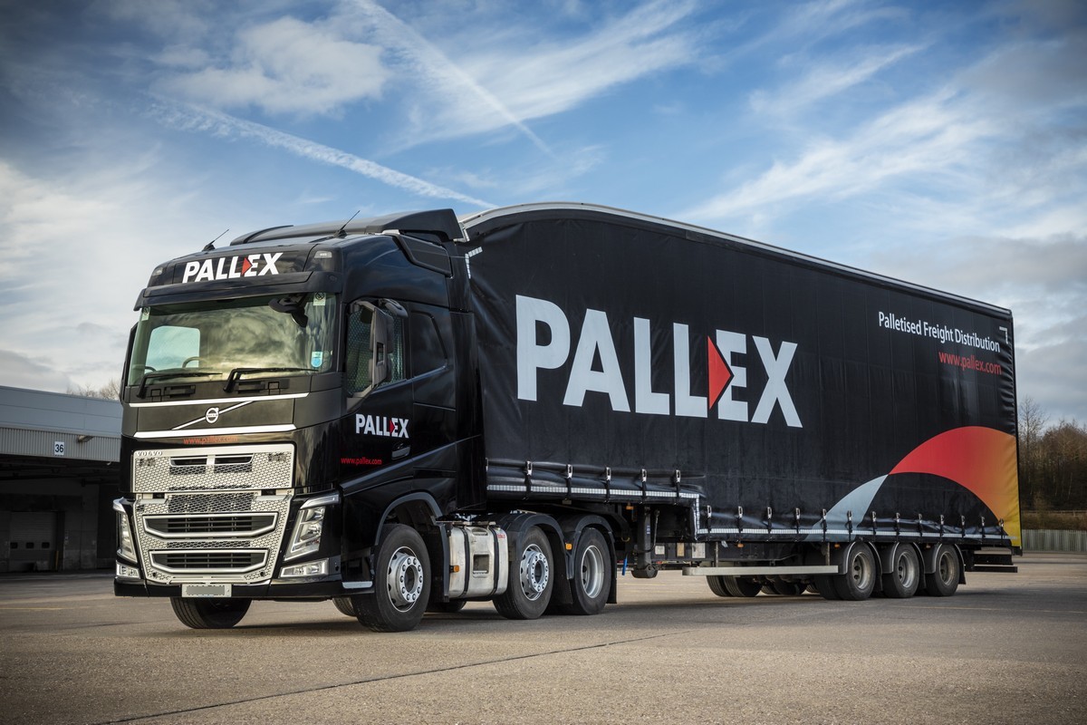 It's F-f-f-rida-y-y-Y again, the weekend is just around the corner. Wishing you all a #fantasticFriday  #teamplx #lovelogistics