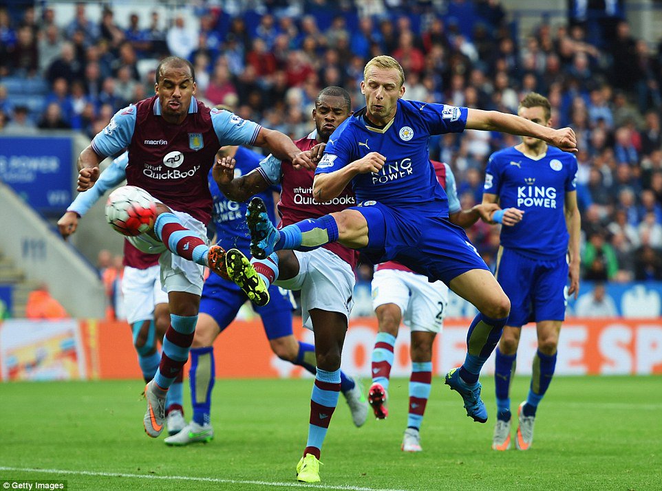 Also, on this day in 2012:

Leicester City completed the signing of Ritchie de Laet from Manchester United.

de Laet made 12 appearances for the Foxes in their title winning season scoring one goal.

#lcfc