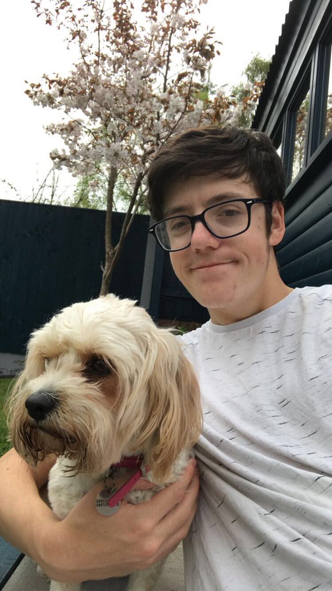 danielesc44's tweet photo. Iโve posted these before but I only look good in like 3 pics anyway #eurofansarebeautiful #nottrueforme https://t.co/3fZpiZIkqm