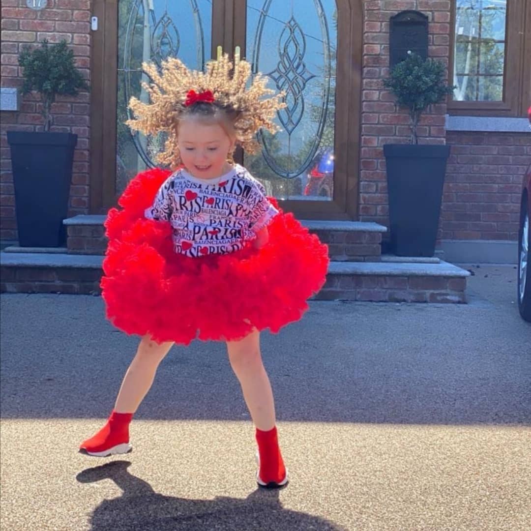 prettybowtique1's tweet photo. Jumping into the weekend like lexi. Amazing picture. Another week down 🙌
Lexi is wearing the red velvet hair bow.
#hairbows #bows #redvelvetbow
https://t.co/biueb6kptw https://t.co/JzTJdoLTRA
