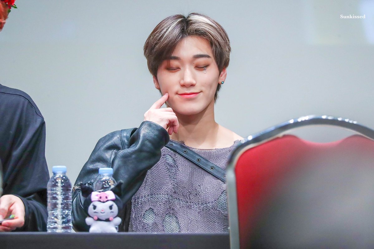 ChoiSanBrasil's tweet photo. #HQ | 11.01.20

San durante o Fansign em Sangam.

© Sunkissed

#CHOISAN #SAN #최산 #산 #에이티즈 #ATEEZ @ATEEZofficial https://t.co/IaWm4QiyUw