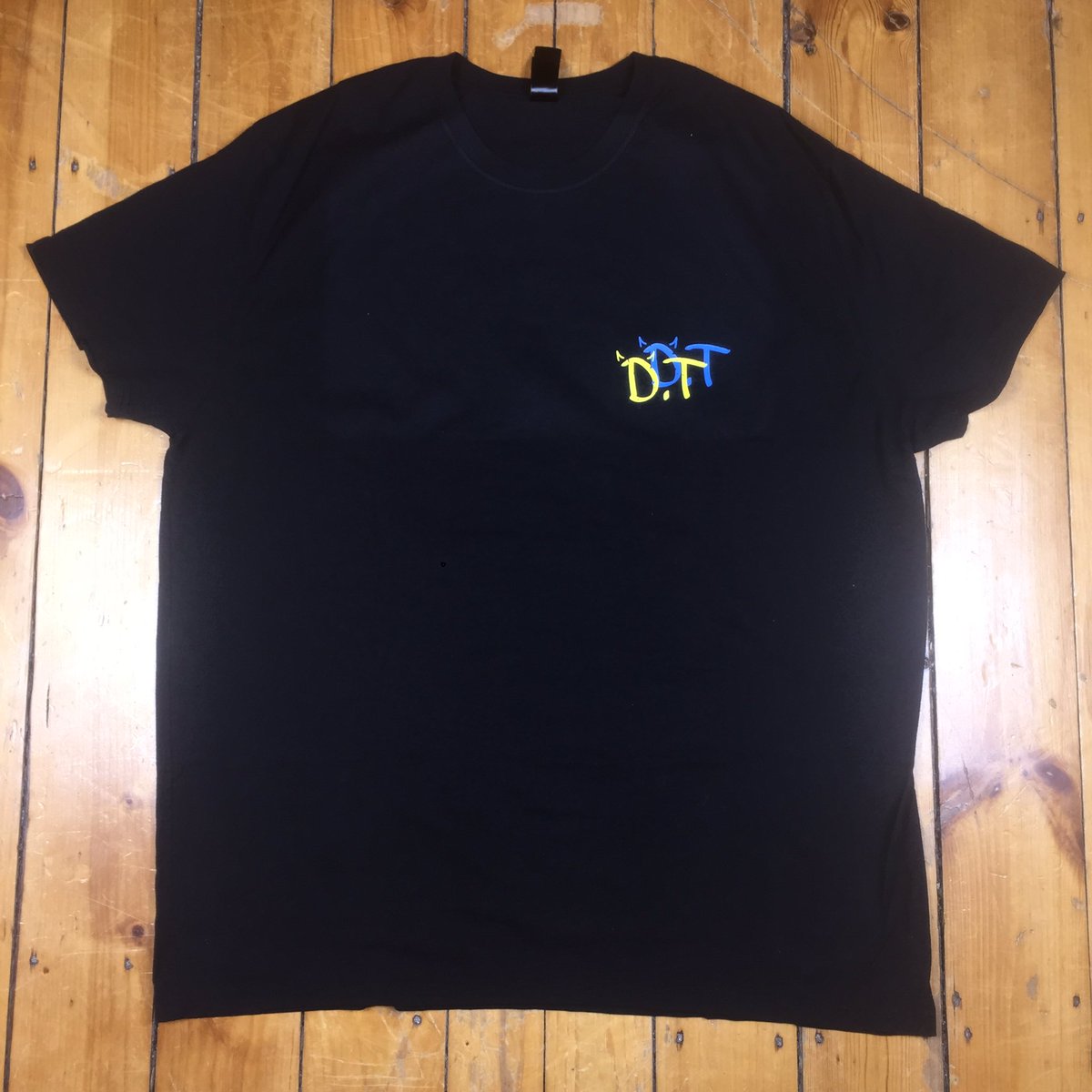 MaydCustoms's tweet photo. Go Stream The Project 💽📲
Custom mayd t-shirt for The Brownie Kid 🎧🎤
#DT #TheBrownieKid #CustomMayd #CreativeCustoms #Tshirt https://t.co/qPrvqOsjHb