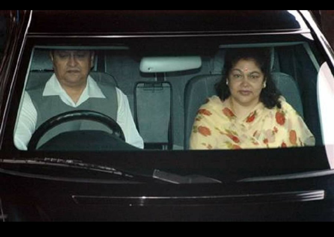 rawal_taraman's tweet photo. @Online_khabar #Days52 #lockdown
मैले देखेको र भोगेको आजका फरक तीन तस्बिर 
#corana #Royal #ExRoyal #General https://t.co/QwBbY1aaA8