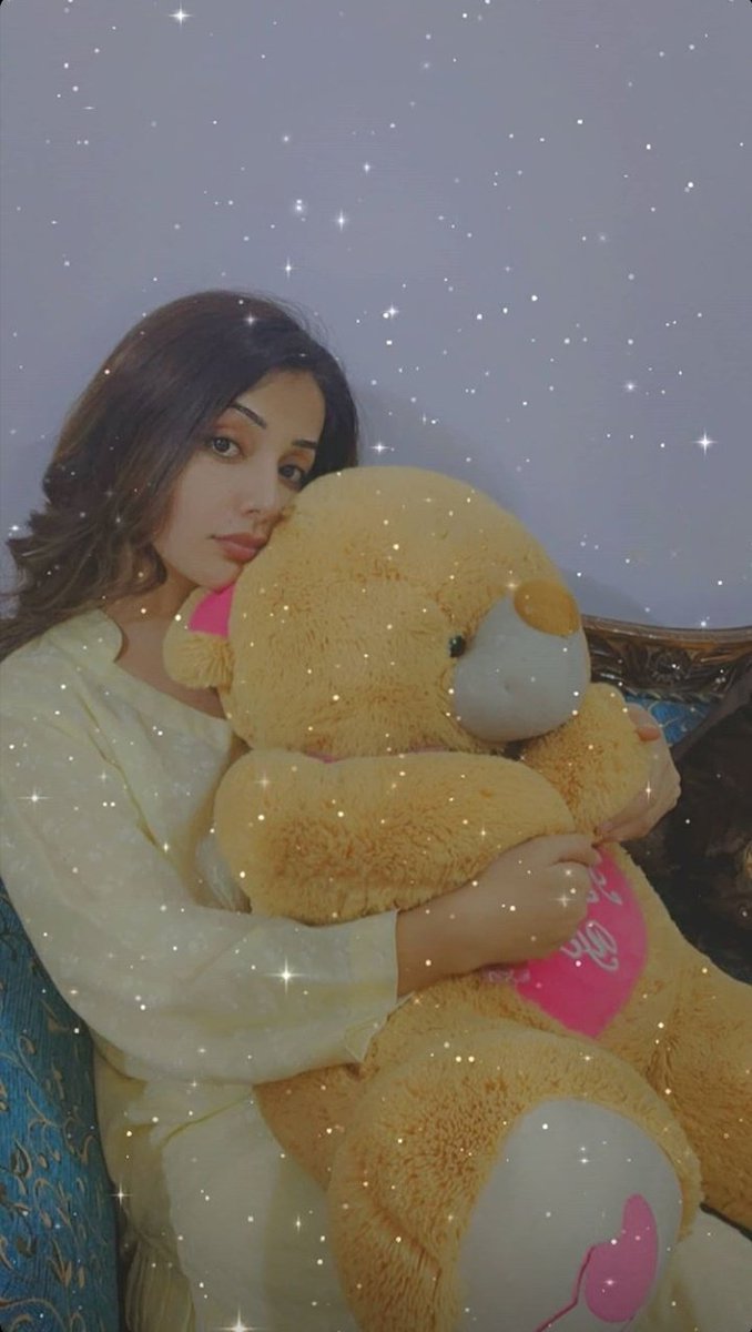 panjabiyat's tweet photo. #Cutnessoverloded 💕 @soniamaan01 1spending her quarantine time with her #Teddy 😍 https://t.co/UkQy6aZkcP