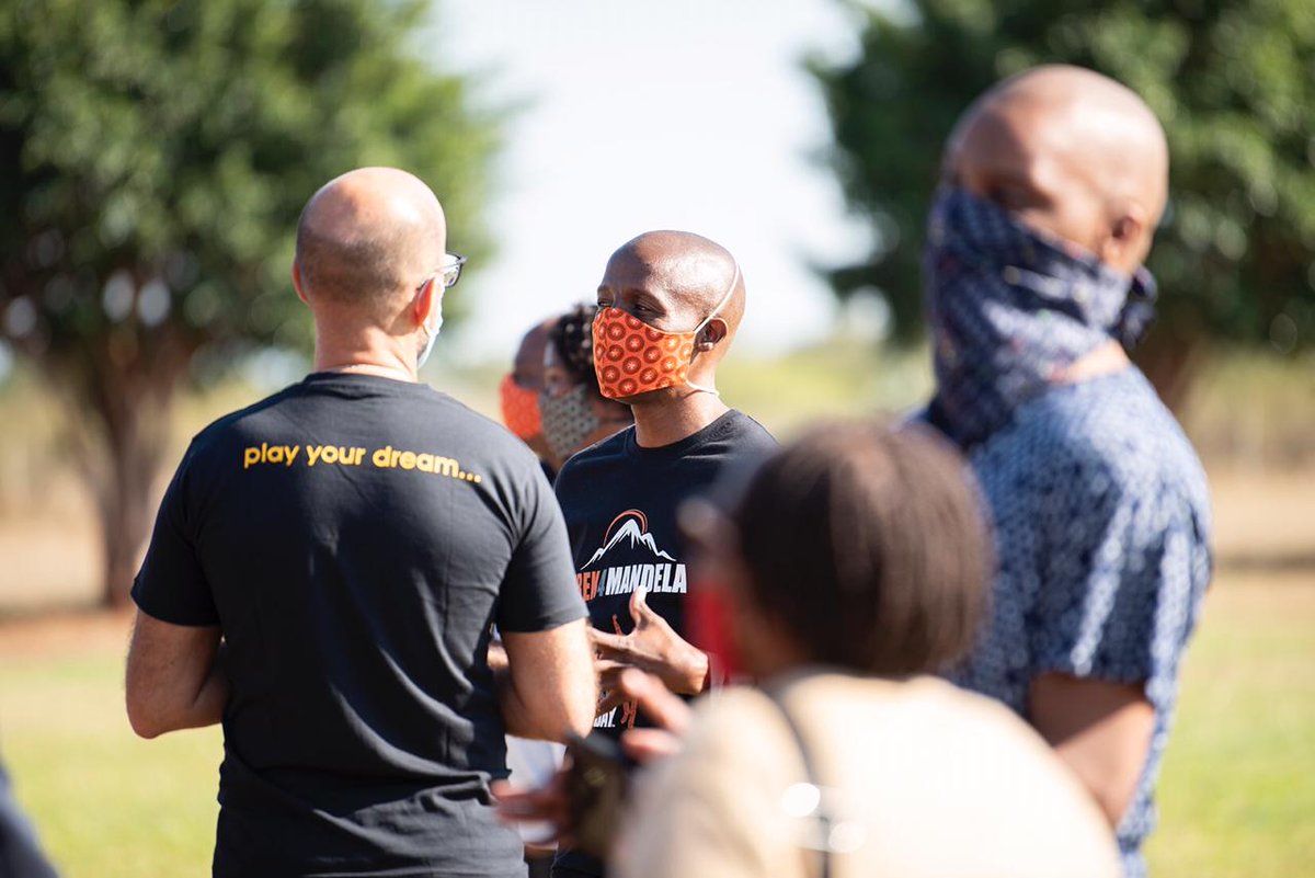 NelsonMandela's tweet photo. By staying at home, we don’t only help reduce the spread of #COVID19 but we also protect essential service workers from risk of infection. By donating toward food &amp; hygiene products, we empower more South Africans to fight the pandemic. Be part of the change. #Each1Feed1 #Ubuntu https://t.co/IIgvgECsbj