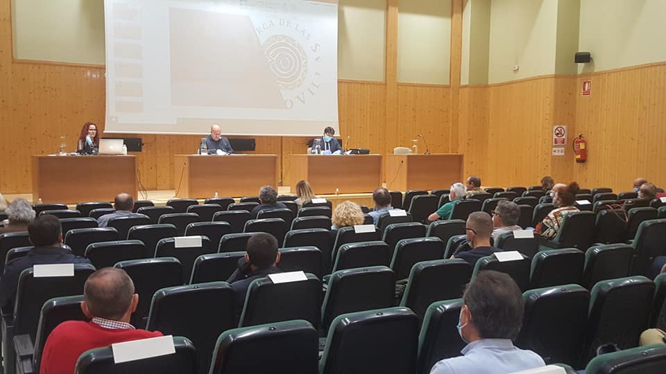 El presidente de <a href="/comarca5villas/">comarca5villas</a> , <a href="/Santosnavarro_/">Santos</a> , hizo balance ayer en el pleno extraordinario sobre las medidas tomadas como consecuencia de la pandemia. Escucha la entrevista  bit.ly/2T8wpa3 Imagen: <a href="/comarca5villas/">comarca5villas</a>