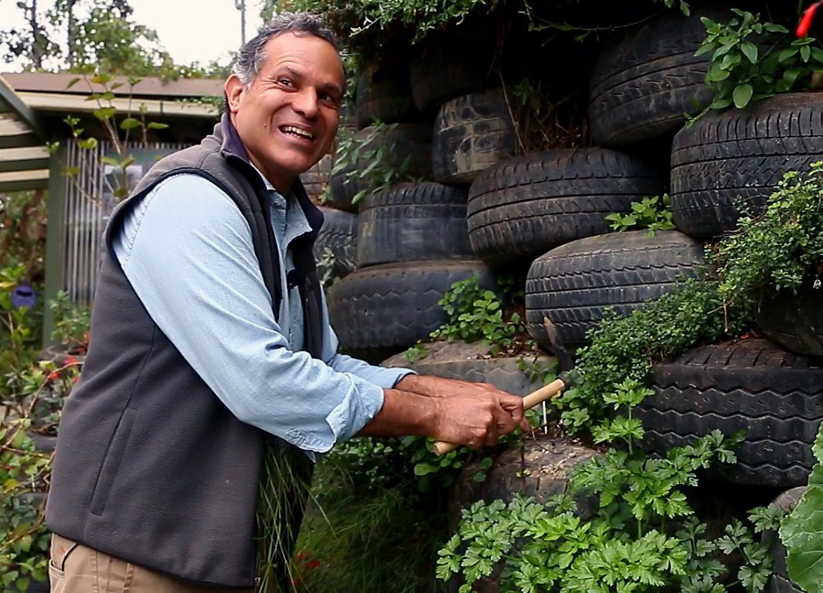 ecopracticas's tweet photo. Lamentamos la muerte en manos del hampa de el Amigo Ricardo Fuenmayor, Paisajista diseñador de Topotepuy, codiseñador de Huertos Para La Vida de Ecoprácticas para Fe y Alegría. Un generoso Ser Humano. Te extrañaremos Amigo https://t.co/GgvtuezcBV