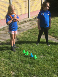 Fysieke opkomst bevers!

De bevers hadden weer een fysieke opkomst!
Vanwege de maatregelen opende we dit keer met een beverdansje op het veld in plaats van rondlopen in een kring.
Ze gingen afgelopen zaterdag voor de “ik verveel me nooit Badge”. Na de th… ift.tt/3bBk1FM