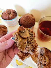 _Pelinti_'s tweet photo. #fase1, día 4. ¿Tenéis algún #plátano muy #maduro en casa? No los tiréis, con ellos vamos a preparar unos #muffins de plátano #rellenos de #dulcedeleche. La #receta, ya en el #blog. #pastelería #dulce #hechoencasa #pastry #sweet #homemade #food 
https://t.co/eRISMZcs4i https://t.co/bqiCymwn8E