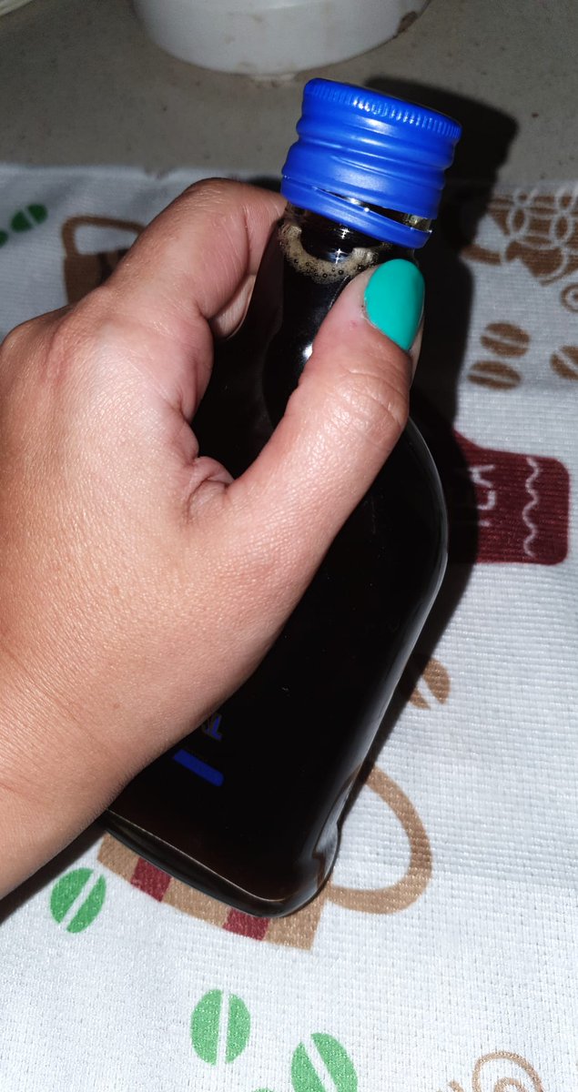 ¿Te imaginas que puede haber en esta botella?
