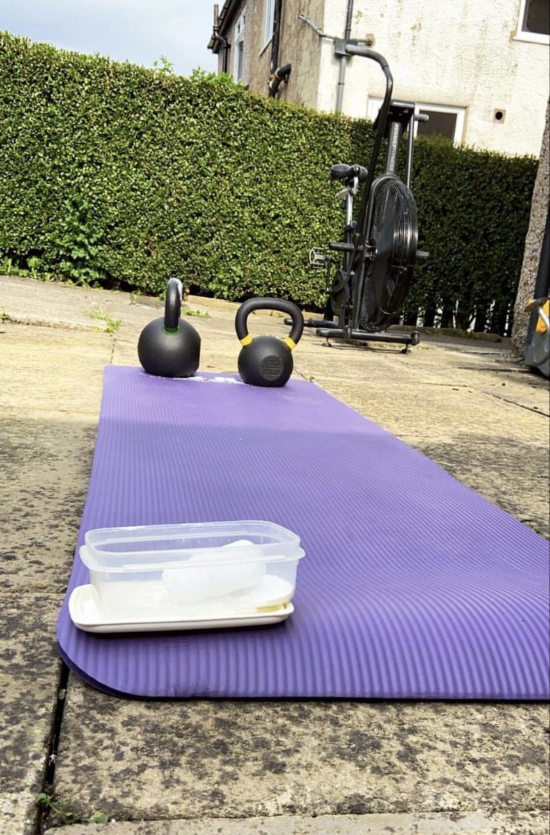 A workout is a great way to start the weekend on a positive 💪
What gives you that #FridayFeeling during this time? 👇
#StayHomeStayHealthy