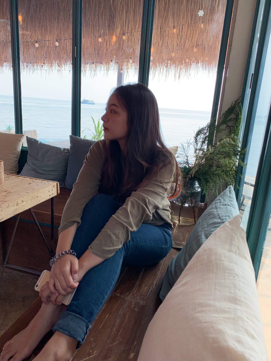longtunglokk's tweet photo. 🌊Fat submarine cafe'🌊วิวคือสวยโคตรร มุมดี มุมถ่ายรูปสวยๆเยอะมากคาเฟ่เลี้ยงน้องแมวด้วย น่าร้าก🤗 
✨เมนู Passion fruit smoothie สดชื่น อร่อย เปิดเกาะเมื่อไหร่ต้องไป‼️
🕑9 -5 โมงเย็น ❌ปิดวันอังคาร
📍เกาะล้าน จ.ชลบุรี
#รีวิวคาเฟ่ #คาเฟ่ชลบุรี #คาเฟ่เกาะล้าน
@aroii @ReviewCafe_TH https://t.co/fL5qFcFUcx