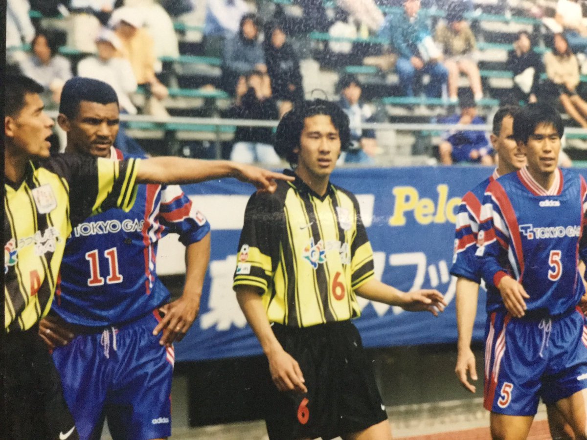 よう 懐かしの東京ガスサッカー部写真第二段 集合写真にはあの江戸ウィン エドウィン ビルッカ ベガルタ仙台の前身のブランメル仙台との試合で阪倉と競り合うアマ そして福島ユナイテッド以前にあった福島fc戦 拡散rtお願いします アマラオ Fctokyo