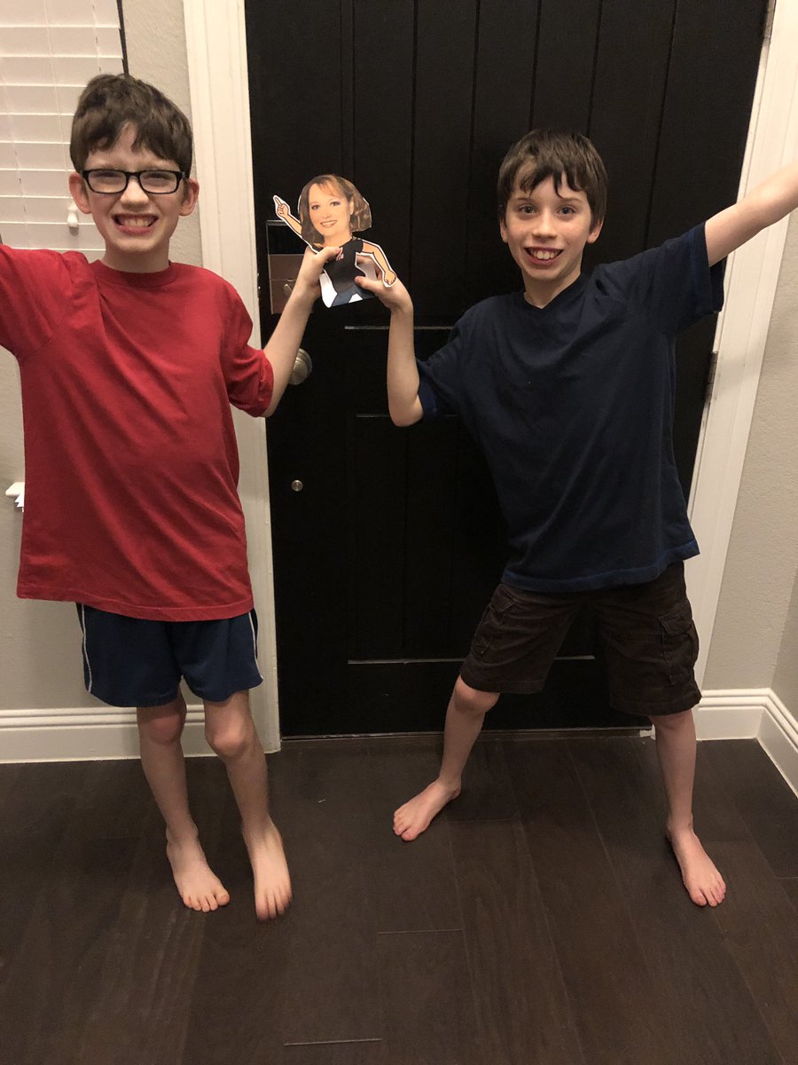 CoolMrsPool's tweet photo. Wonder Twin powers, activate! In the shape of Flat Mrs. Pool! @inetradn #TEAMMinshew https://t.co/277Vxs6cFg