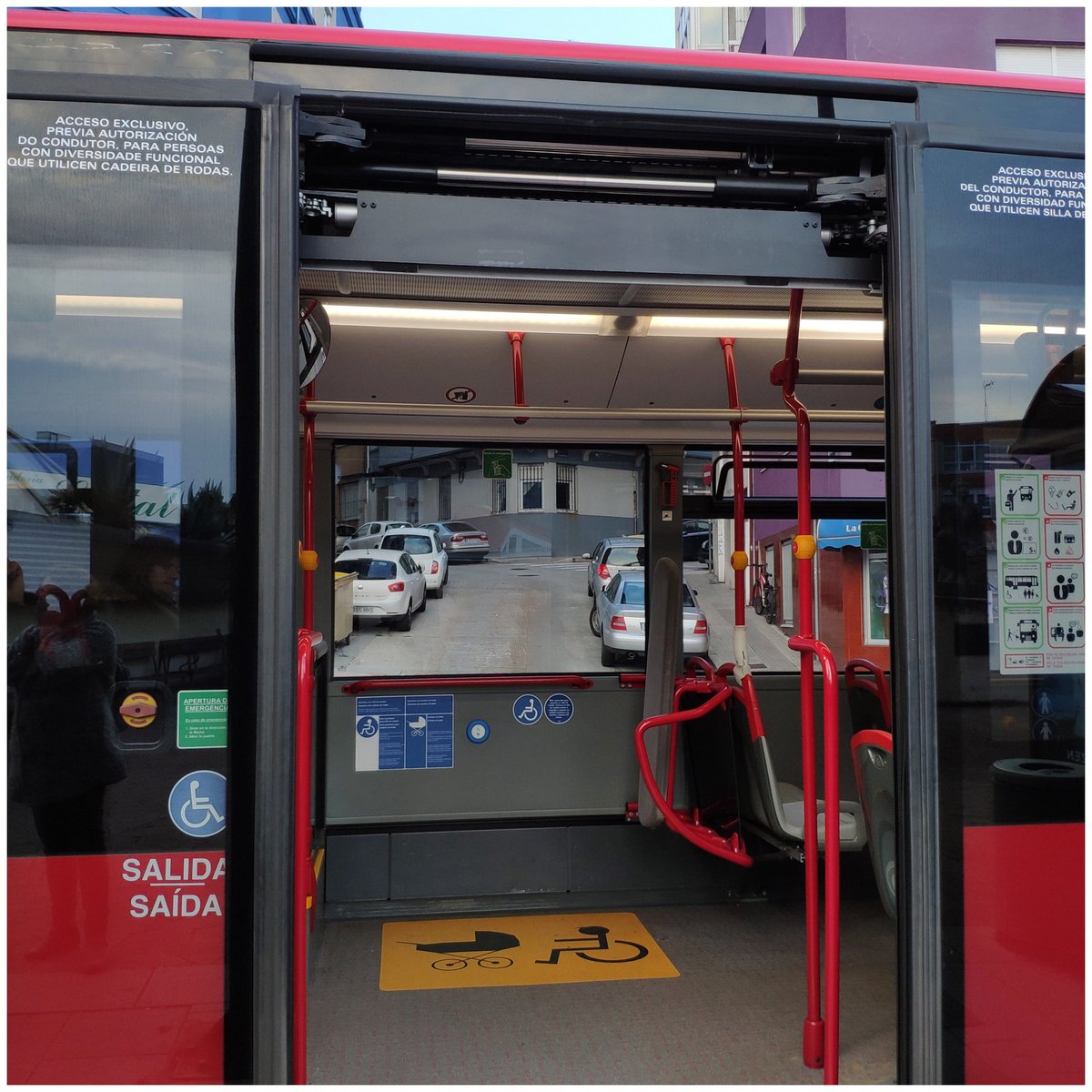 BlogBusurbano's tweet image. En otras ciudades se informó de avances y cambios apreciables en servicios de #BusUrbano para la #Fase1 &amp;gt;11/05.

En Coruña:
"Tranvías incrementará el servicio de transporte público según avance su demanda"

El lunes se sumó
un bus más en
#Lín6 y en #Lín14.
busurbano.blogspot.com/2020/05/inicio…