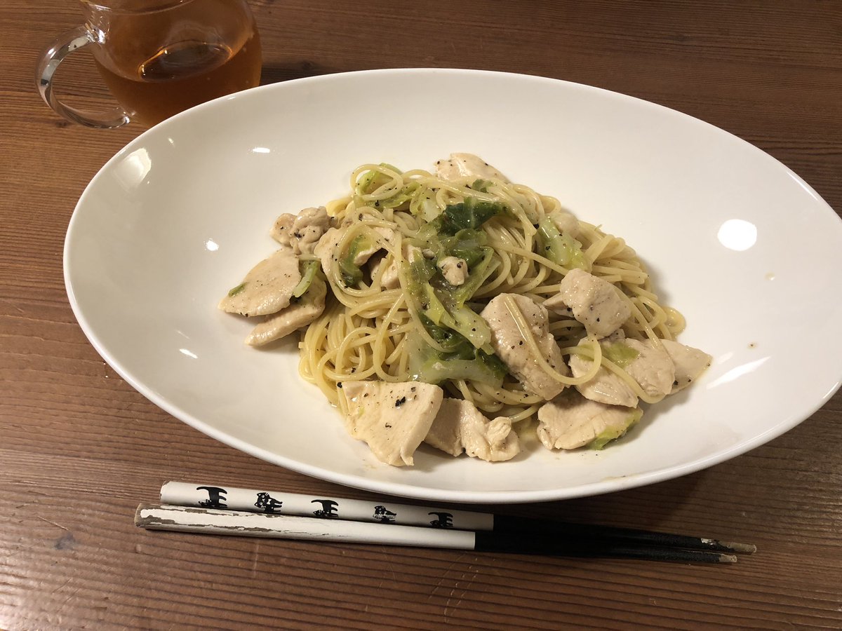 アブ ドン 鶏胸肉とキャベツのパスタ