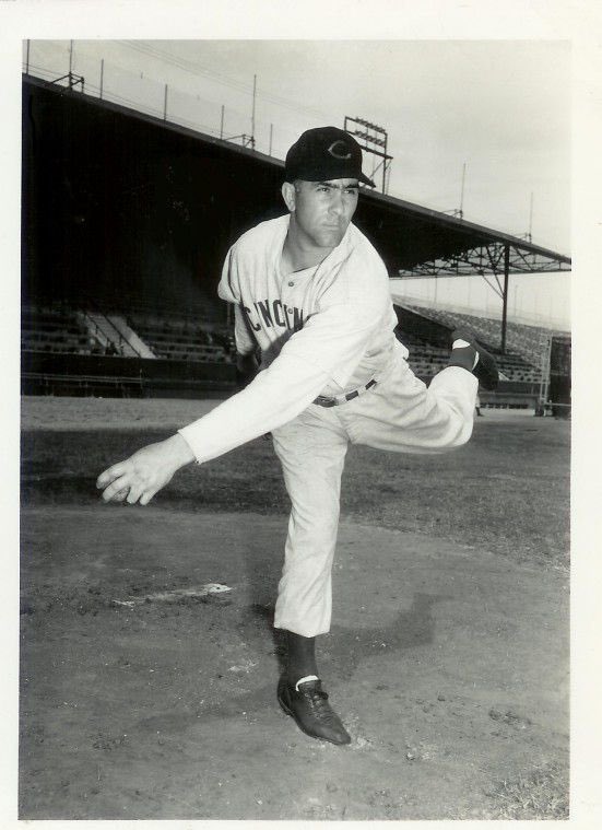 Tyler77460318's tweet photo. OTD: May 15, 1944, Cincinnati Reds Pitcher Clyde Shoun no hit the Boston Braves. The Reds ended up winning 1-0. #FHSSportsLit https://t.co/nJZ5idIgLc