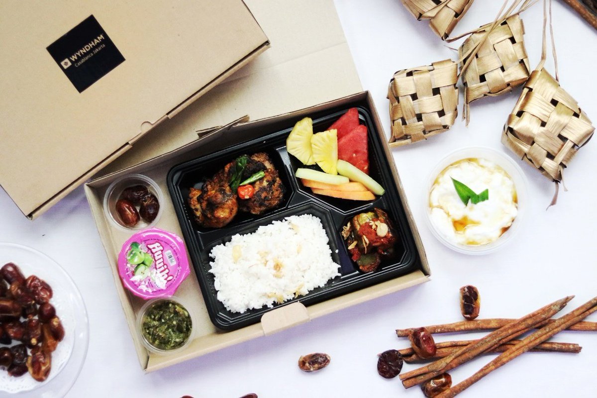 Nikmati Buka Puasa #DirumahAja dengan paket lengkap “SENSASI IFTAR BOX”

Rp 99.000++/box
Pilihan menu sudah termasuk takjil &amp; minum.

GRATIS delivery radius 5km 
DISKON 10% dengan pembelian minimal 10 box .*T&amp;CApply

☎+62 21 828 2000 📱+62 811-1612-115 (WA)