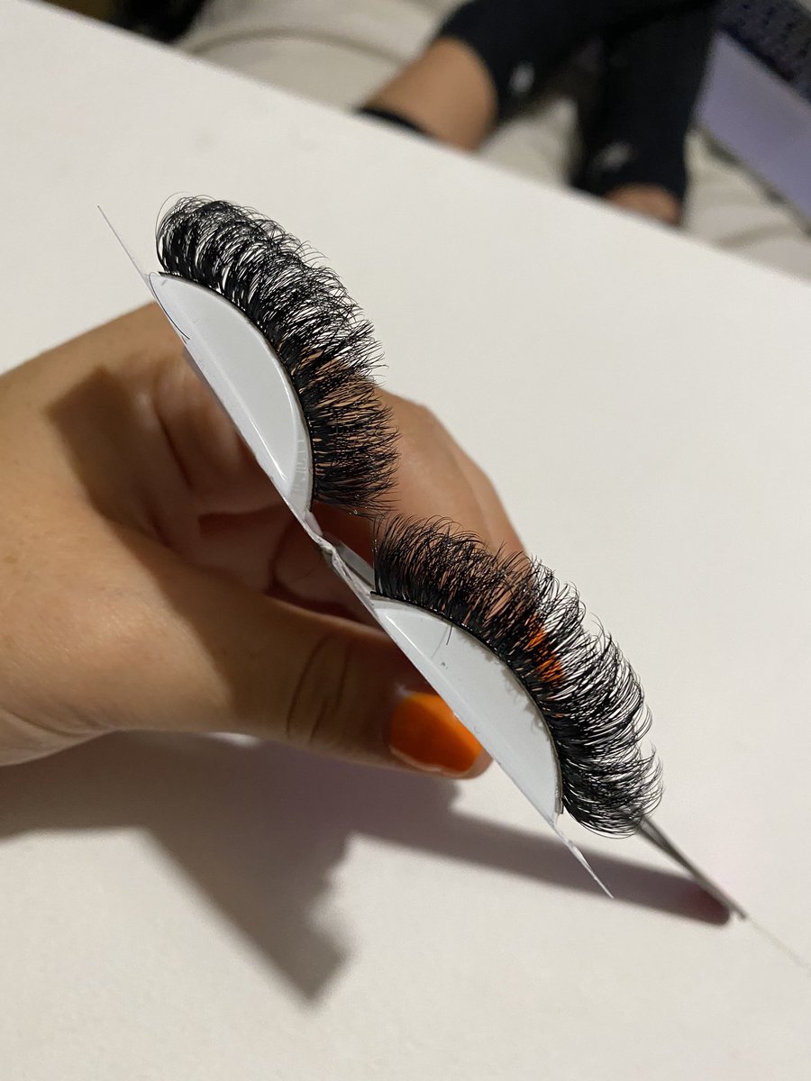 MeganNeale_x's tweet photo. To all the beauticians worrying during this time, don’t stress. Imagine how busy we will be when we are finally allowed back! Support the grind pls ‘lashesbymeggg’ ❤️ https://t.co/sStNdS3cZD