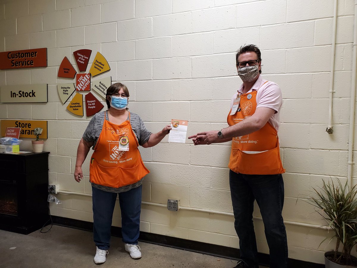 amyboyer71's tweet photo. #DoingTheRightThing #CarolRocks #ComingInForEveryCallOutOnTheFrontEnd @JasonArigoni @katydid329 @stevenlongmoor1 @vega_siomara @berniedion @billmurph5 @DanielleKida1 @SmidtMark67 @Rice7230 @West2662 https://t.co/SJFCKR4Wtc