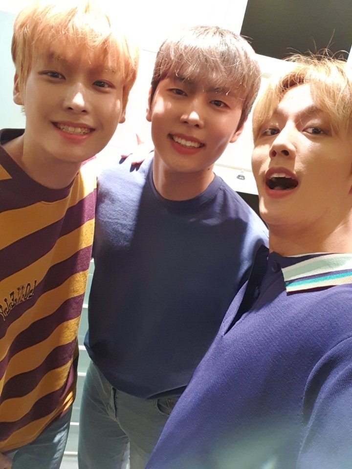 TerryKim712's tweet photo. hyung line for life 🥰💖 https://t.co/QxWA9sBJz1