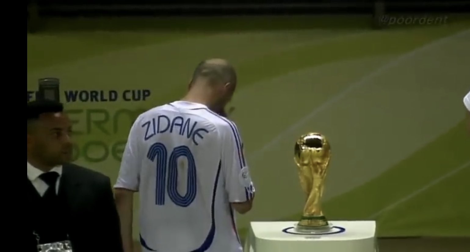 シュウヘイ サッカー観たすぎて過去のw杯見まくってるけど 06もかなり熱い ジダンのチップpk Gkはブッフォン マテラッツィへの頭突きからの大丈夫 去り際かっこよすぎ そしてpk戦 ピルロは上手過ぎるしリベリは若い シュウヘイ サッカー観たすぎて過去のw杯見まくってるけど 06もかなり熱い ジダンのチップpk Gkはブッフォン マテラッツィへの頭突きからの大丈夫 去り際かっこよすぎ そしてpk戦 ピルロは上手過ぎるしリベリは若い