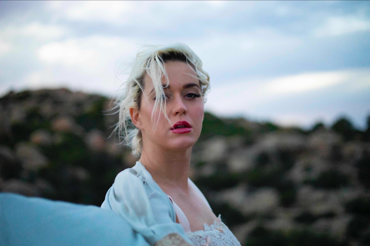 ChelseaMonthly's tweet photo. Singer/Songwriter @katyperry releases new single #Daisies . Read all about it @ChelseaMonthly here: https://t.co/rCOcMt6y9h #KatyPerry https://t.co/7cs2yCpZiO