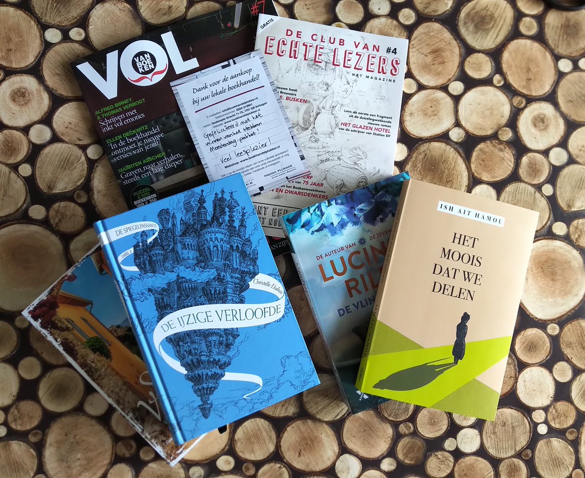 Wauw! Bedankt <a href="/Hebbannl/">Lezerscommunity Hebban.nl</a> voor dit moederdag boekenpakket geleverd door <a href="/Plukker/">Boekhandel Plukker</a> 😍🙏. Hier worden zowel mijn moeder (<a href="/nordfru/">Nordfru</a>) als ik heel blij van! DANK😍! #moederdag #hebban