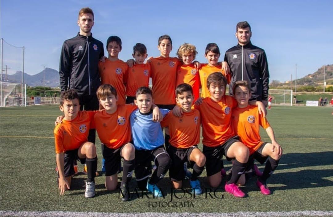 Adrián Márquez, entrenador del Alevín B:

"Una temporada marcada por muy buenos momentos. Gracias al compromiso, trabajo en equipo y la ilusión por seguir creciendo."

🔷🔶⚽💪🏼🌟 #STB #PlatgesdAlboraia #Alboraia