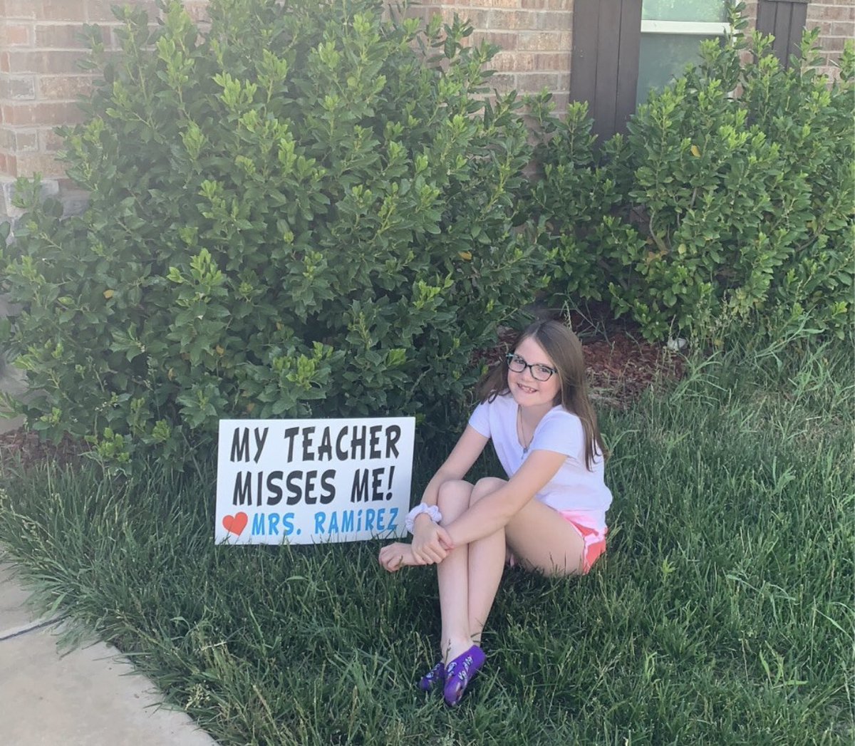 Teaching from home made me be creative in thinking of ways to motivate my Ss. Dropping off a yard sign to show my appreciation of their work has been my new favorite! #CISDRocks @CityViewElem