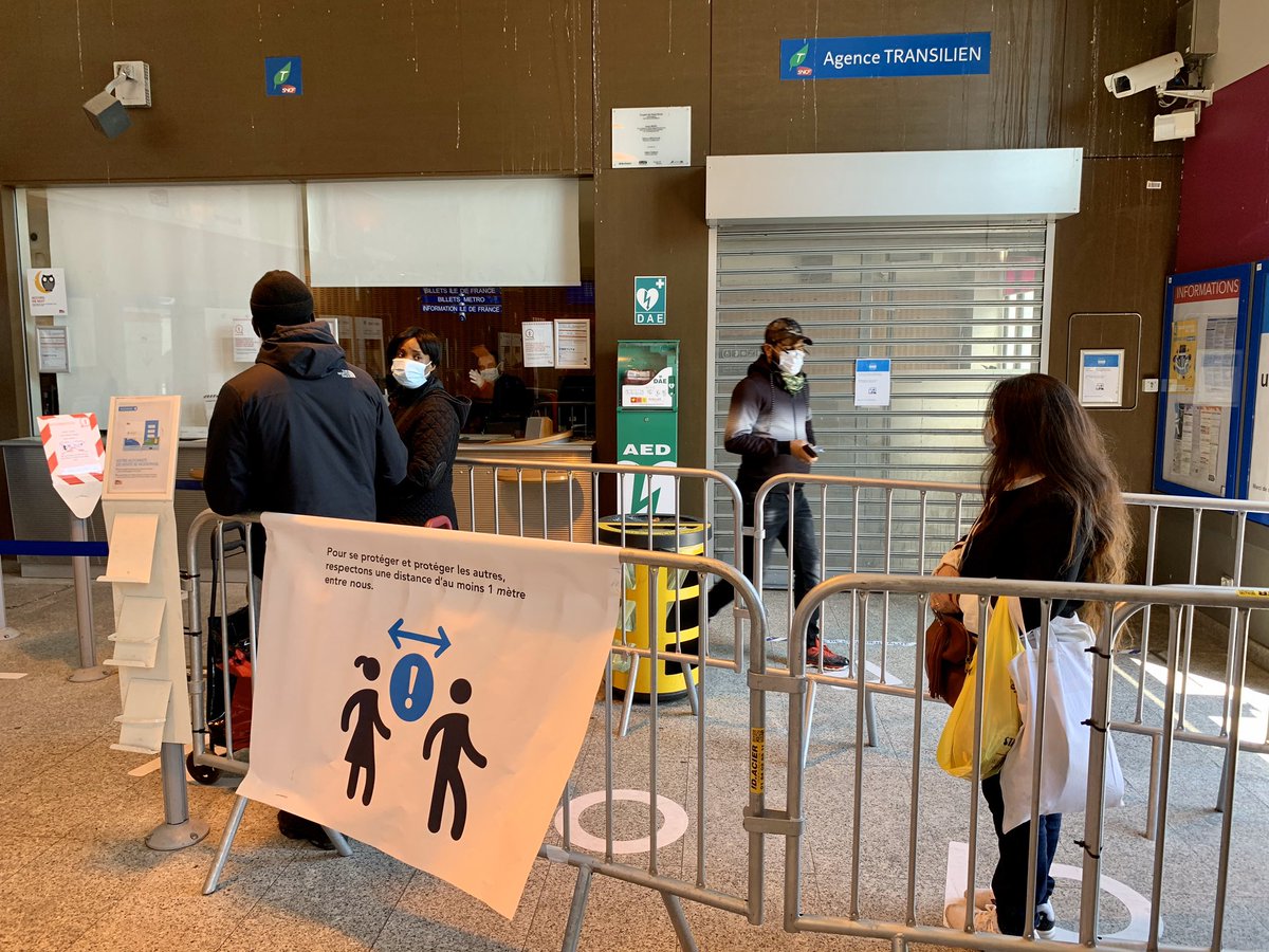Elisabeth_Borne's tweet photo. Dans les #transports en commun, le professionnalisme des agents et le civisme des usagers ont été au rendez-vous durant cette première semaine de #déconfinement.  
Merci aux agents @SNCF de la gare de #SaintDenis pour leur engagement. https://t.co/vpQNDzI1UC