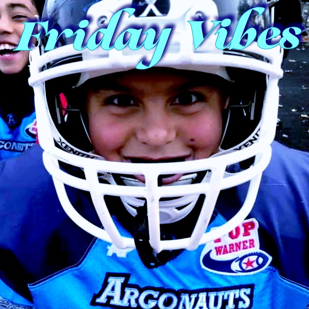 ArgoFootball's tweet photo. Friday has us feeling good π Looks like a beautiful day ahead. Get out and put in some work and have fun!
#fridayvibes #argofootball #argocheer #argofamily #workhardplayhard @Pop_Warner @CUSD300 @DTParkDistrict https://t.co/006PIPT3wt