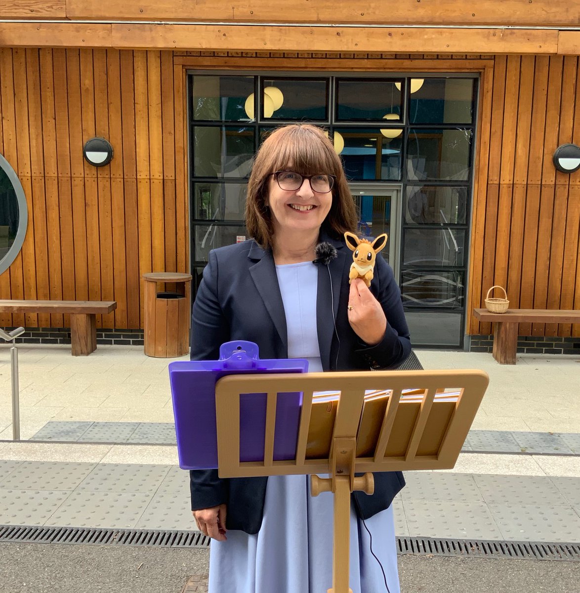chigwellschool's tweet photo. Mrs Gibbs, Head of Chigwell Pre Prep has her little friend, Evie, with her during Fridayβs assembly. Together they are exploring the idea of βadventures.β YouTube link via SchoolPost #ChigwellSchool #ChigwellPrePrep #Pikachu https://t.co/93CczLrsm1