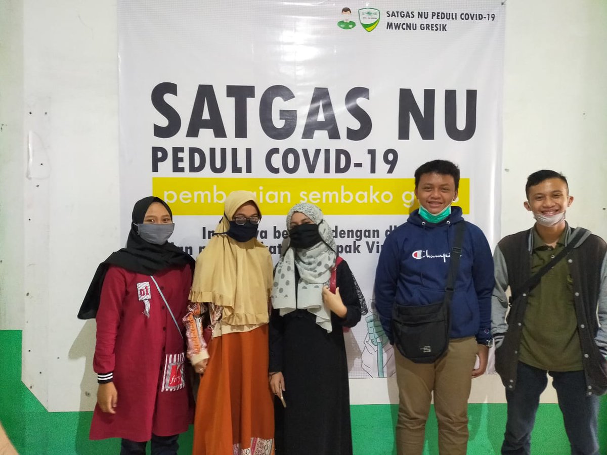 Berbagi itu indah. Ditengah pandemi cofid-29, dimana kesulitan mulai melanda, OSIS, IPNU dan IPPNU menyempatkan waktu menggalang dana kemanusiaan yang diserahkan melalui MWC NU Kecamatan Gresik