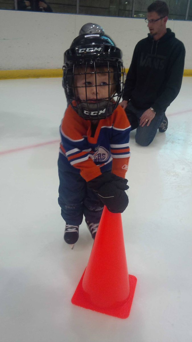billycfl's tweet photo. Aiden turns 9 tomorrow.  From his first time on ice in his #4 jersey to a recent visit to Vancouver by his favourite player, he's always loved @hallsy09 .   A happy birthday wish from him would make his year! @ArizonaCoyotes @UpperDeckHockey https://t.co/75LoVIU2aB