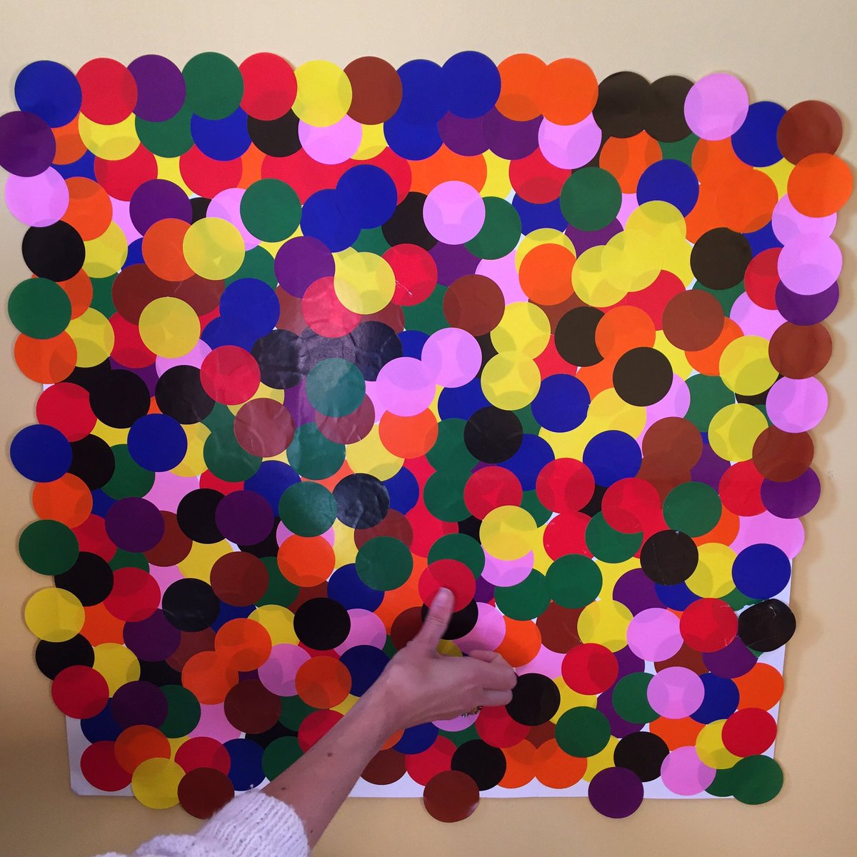 AliceOsborne's tweet image. Day 41: 15th May 18.55 - Deaths: 33,998
Each dot 100 #covid deaths 
I’ve created a shrine of UK deaths. Every day we add necessary dots. A meditation in dedication of all those who have died and for their families shaking from their roots in their wake