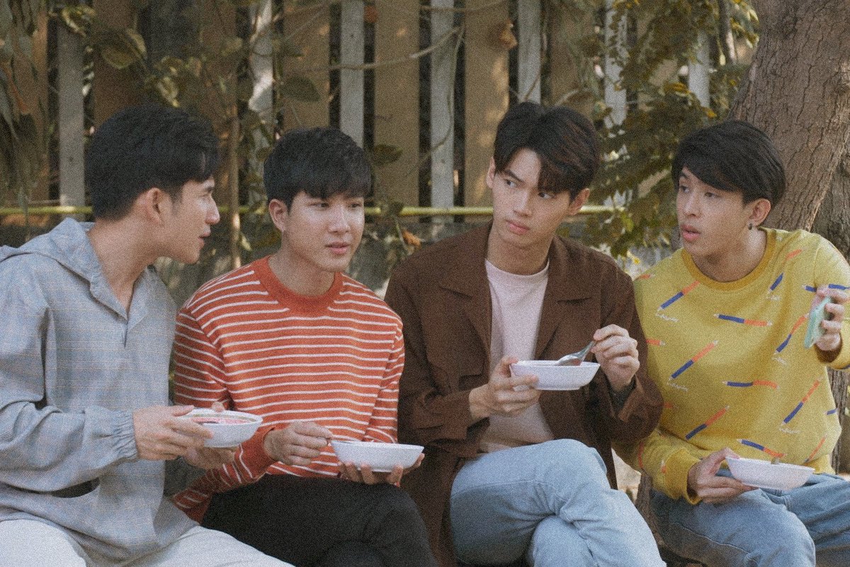 𝟔. 𝐓𝐇𝐄 𝐌𝐀𝐋𝐄 𝐋𝐄𝐀𝐃𝐒- Even though they give "weird and funny" advises to Tine, you can still count on them. Just sad that their nicknames were not emphasized on the drama.Hoping for another drama with these boys.  @myktnw  @PluemPong  @JjChayakorn 