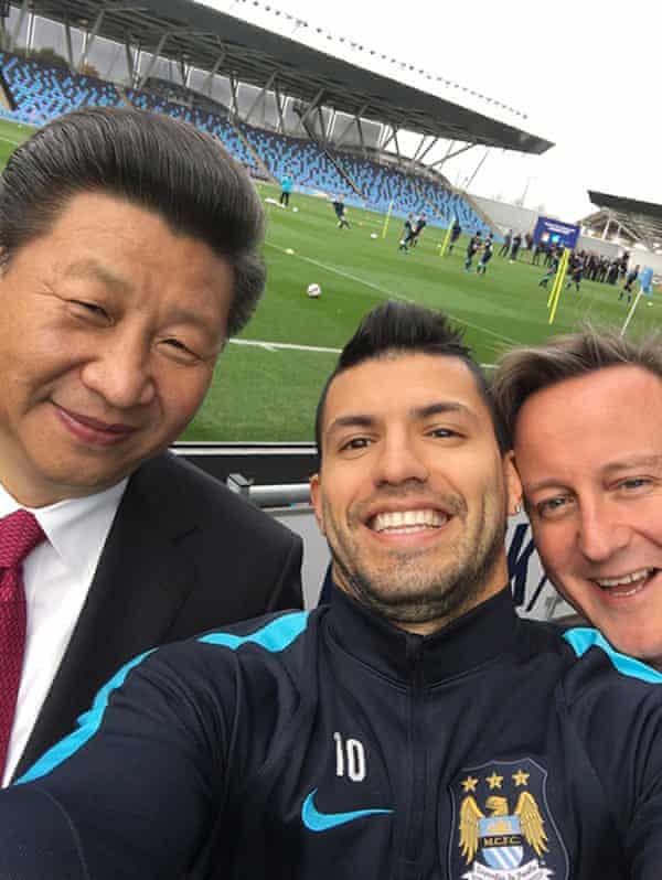 Déjà en octobre 2015, le président chinois Xi Jinping visite le stade Etihad à Manchester.2 mois plus tard, les investisseurs chinois achètent 13% de CFG pour 400 millions de dollars (265 millions de livres sterling), valorisant le tout à 3 milliards de dollars.