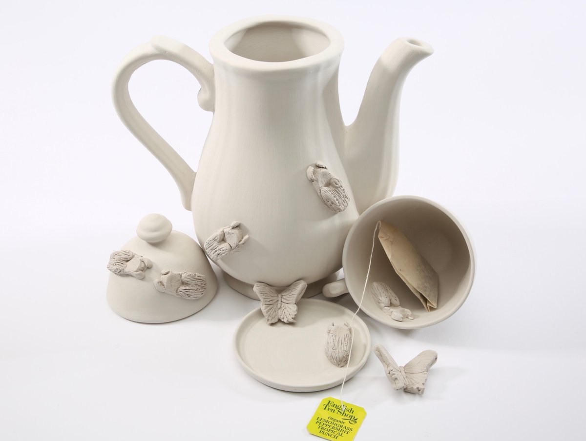 lcbdepot's tweet photo. #designcraft #exhibition

‘The Party is Over’ by Rosie Williams is inspired by the garden and the English tradition of afternoon tea, the decorative elements reflecting the life within the garden. Find out more at https://t.co/jFTZU9yZby

@outworkshop @DMUDesignCrafts #ceramics https://t.co/WcaArTbaz5