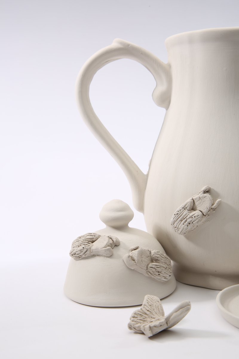 lcbdepot's tweet photo. #designcraft #exhibition

‘The Party is Over’ by Rosie Williams is inspired by the garden and the English tradition of afternoon tea, the decorative elements reflecting the life within the garden. Find out more at https://t.co/jFTZU9yZby

@outworkshop @DMUDesignCrafts #ceramics https://t.co/WcaArTbaz5
