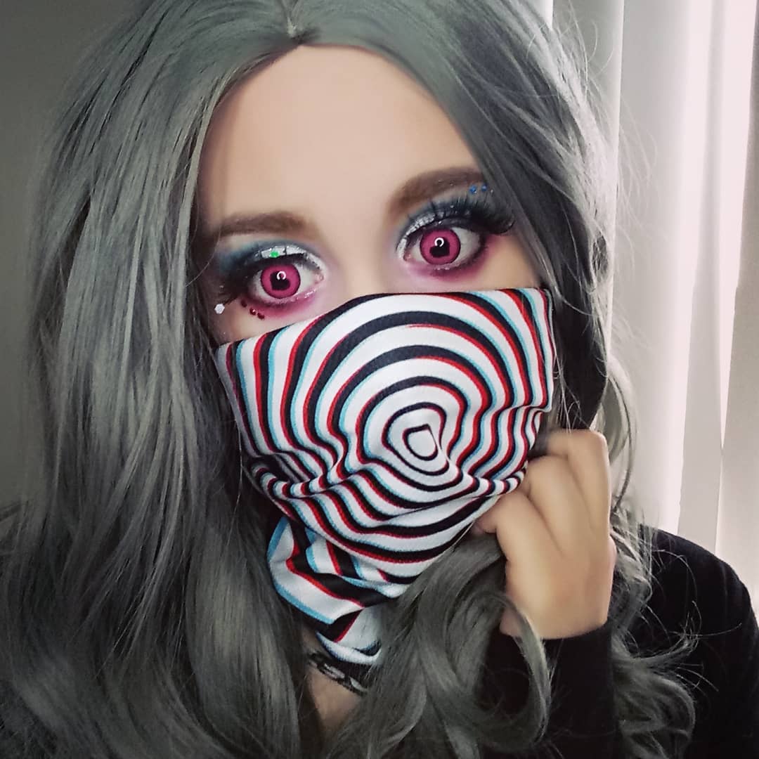 If I was in an anime character ☺😍😅
#cosplay #greywig #heartcontacts #makeup #makeupartist #glitter