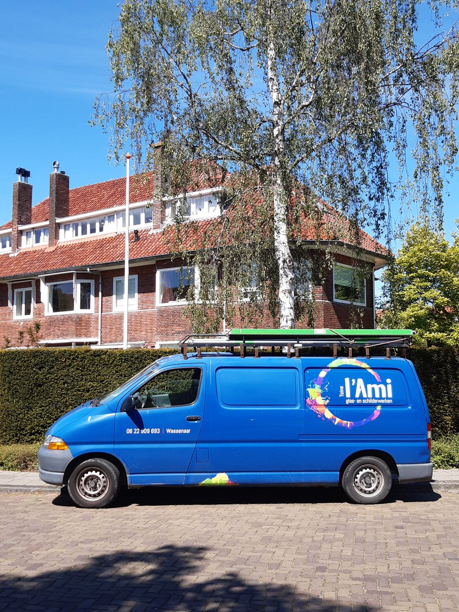 ToinelAmi's tweet photo. Vandaag weer een mooie klus afgerond in #Wassenaar we hadden goed weer dankzij het @KNMI en we hadden goed materiaal dankzij @ProCoatingsNL #toinelami #eenvoudigbeter
#glas en #schilderwerken
Een vertrouwd gezicht ##sinds1935 https://t.co/KhdhfRsoAJ