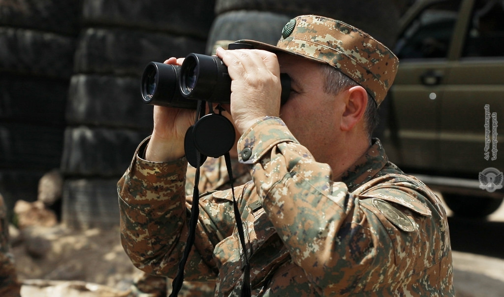 armenia_mod's tweet photo. On May 14, Chief of the General Staff of the RA Armed Forces, #Lieutenant_General Artak Davtyan visited military units located in the south-western direction, got acquainted with the current repair works and the organization of daily service.
#ArmenianArmy #Security https://t.co/3qTERenAgy