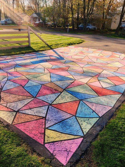ZanderRobertso4's tweet photo. My daughter and her friend spent all day doing this and I have no idea why. https://t.co/3kOjBQDwVe