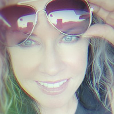 talkwithdebbie's tweet photo. #NewProfilePic https://t.co/FNcV5drK84