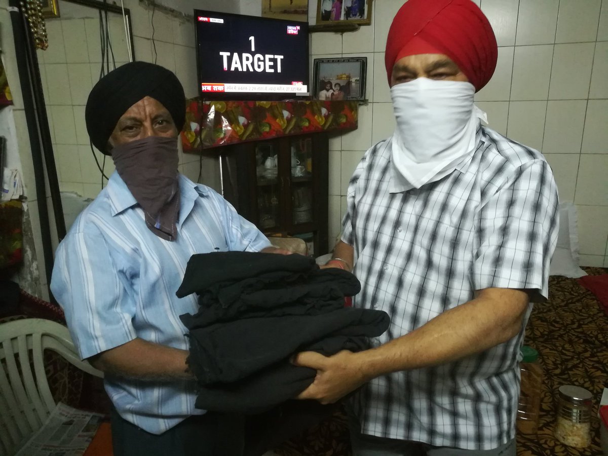 JasMatta's tweet photo. We are making Face masks from Unused Turbans
I req sikh sangat to spare your unused Turbans for Face Masks
#FightAgainstCorona
#TurbanForMasks
@KuldeepVigBJP https://t.co/wwmgcTjXXR